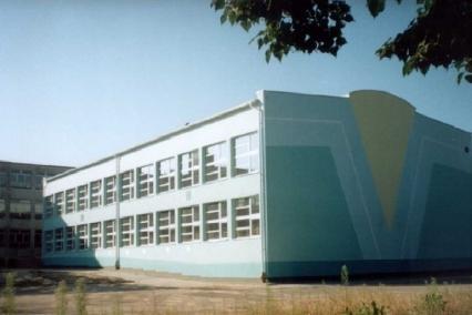 A GYM HALL FOR A JUNIOR HIGH SCHOOL IN KUTNO
